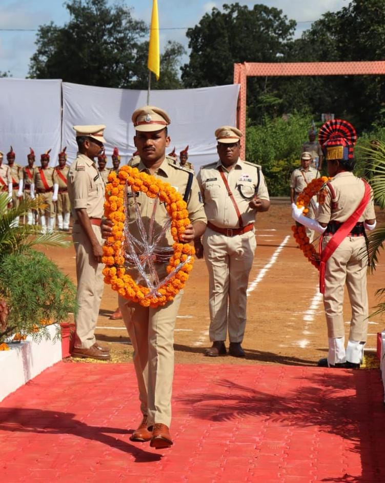 प्रतिवर्ष की भांति  पुलिस स्मृति दिवस पर,ससम्मान शहीदों को श्रद्धांजलि अर्पित की गई