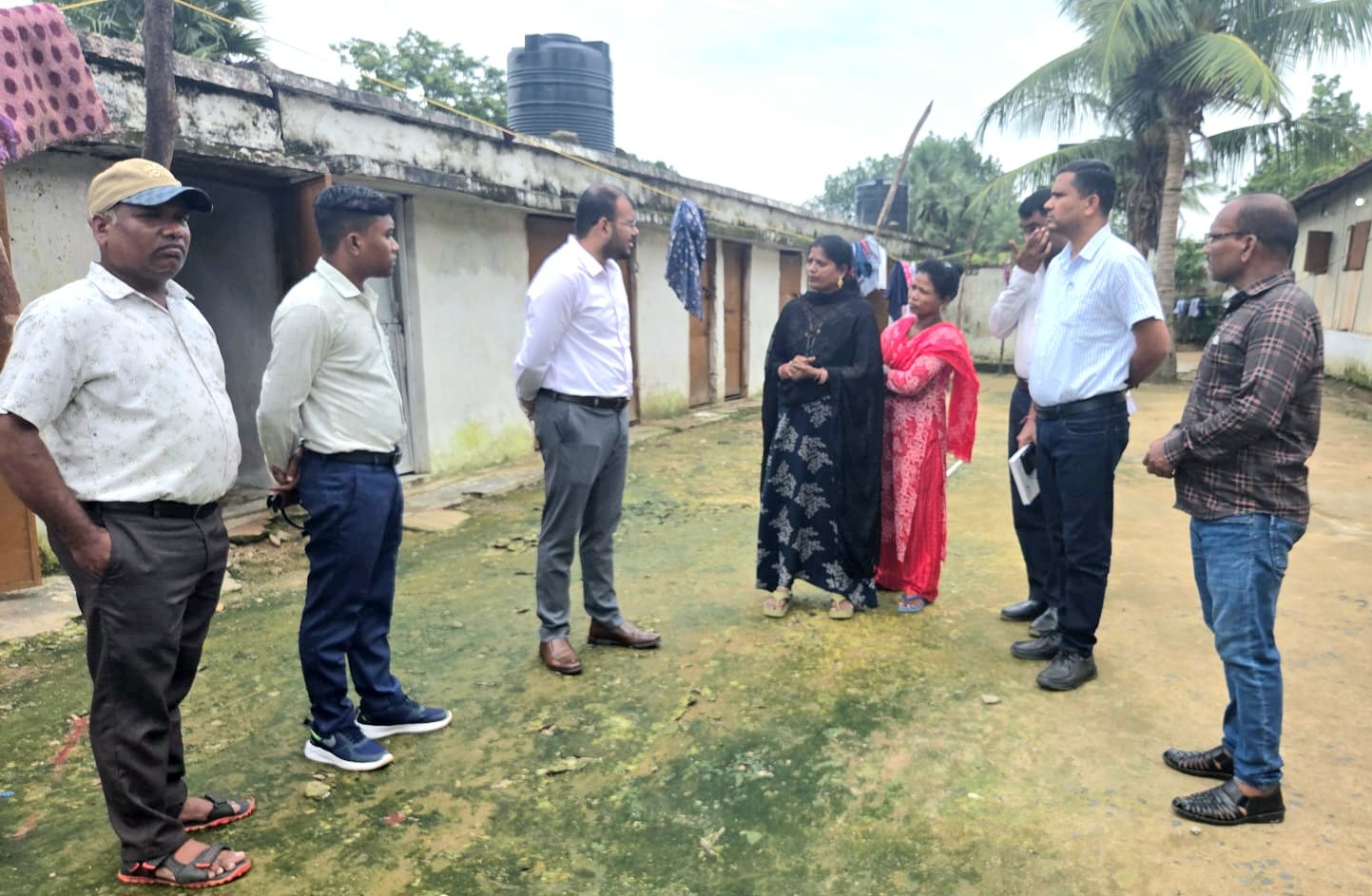 पोलमपल्ली व गंजेनार अधीक्षिका निलंबित कोंटा और छिंदगढ़ बीईओ को शोकाज नोटिस जारी